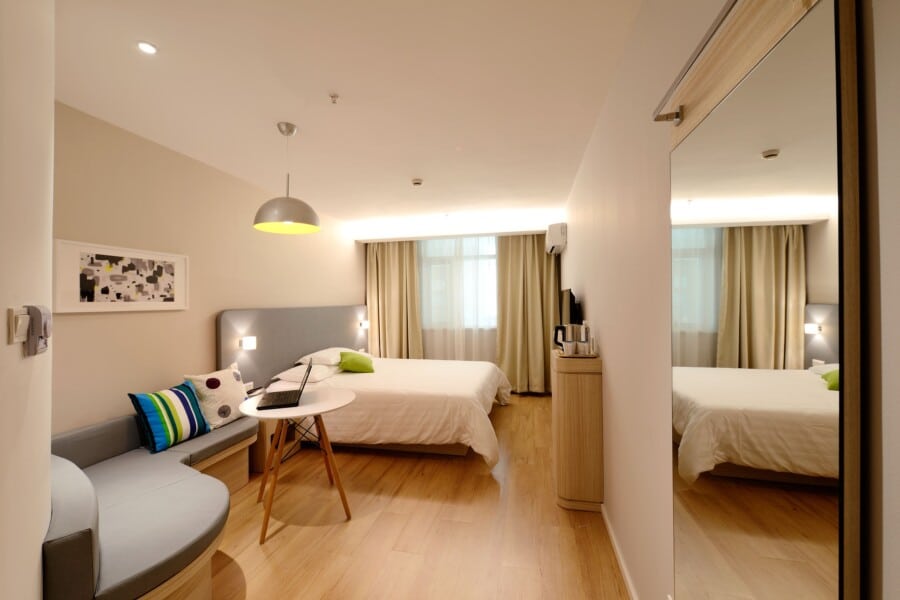 hotel-1330841_1920